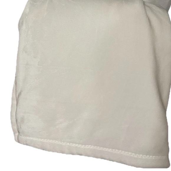 Karl Lagerfeld Paris White Milky Plush Throw Blanket 60 x 70 inches Brand New - Picture 8 of 8